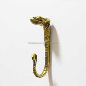 Alphabet doré un patère crochets muraux en laiton d'une seule pièce crochets décoratifs en métal élégant et support pour la décoration de la maison - Product Image 3