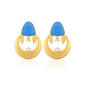 Elegantes Pendientes de Moda Hechos a Mano con Perlas de Calcedonia Azul Oscuro Chapadas en Oro y Bisel de Latón, Joyería para Mujer, Regalo Shilpi - Product Image 1
