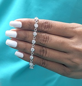 Bracelet tennis de haute qualité en or massif 10 carats pour femme, serti de diamants CVD ronds brillants DEF VVS, certifié IGI, cadeau idéal - Product Image 2