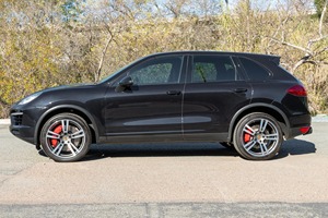 Porsche Cayenne Turbo 2011 - Product Image 2