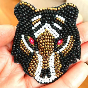 Abalorios de diseño con cuentas de semillas para correas de bolso, dijes bordados con cuentas de semillas, estilo elegante, hechos a mano, con tamaño personalizado - Product Image 1