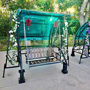 Chaise suspendue de luxe en fer forgé pour patio et jardin, ensemble de balançoire en métal robuste avec un design de siège confortable et élégant - Product Image 3
