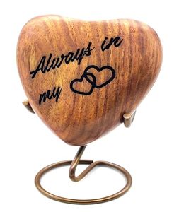 Urna Decorativa de Madera en Forma de Corazón para Guardar Cenizas, Recuerdo Funerario, con Acabado Pulido y Elegante - Product Image 6