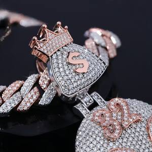 Colgante Alien Personalizado con Diamantes Moissanite VVS en Plata de Ley S925, Colgante Brillante Chapado en Oro Rosa - Product Image 3