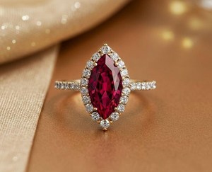 Anillos Clásicos de Oro Sólido de 10K con Halo de Rubí Rojo Clásico de 2CT con Corte Marquesa, Ideales para Bodas, Aniversarios y Fiestas - Product Image 5