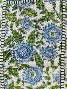 Bolsa de Mano de Algodón con Estampado Floral y Asa para el Hombro |   Bolsa de Compras Ecológica para Mujer, Hecha a Mano con Impresión Artesanal de Alta Calidad - Product Image 5