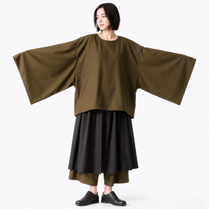 Top Japonés Transpirable con Logo y Mangas Kimono Extra Grandes para Mujer |   Camisa Batwing |   Túnica Holgada de Estilo Minimalista |   Harajuku - Product Image 1