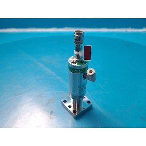 Vanne à diaphragme pneumatique CKD MAGD4-01Y-W-5MM1 utilisée comme pièce détachée pour équipement semi-conducteur d'occasion - Product Image 2