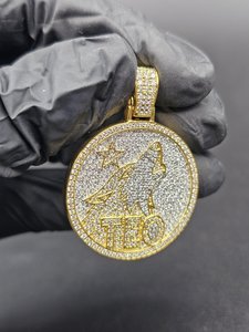 จี้รูปหัวหมาป่าประดับเพชรโมอิสซาไนต์ เงินแท้ 925 ชุบทอง จี้สลักอักษรย่อแบบกำหนดเอง สองสี สไตล์ฮิปฮอป - Product Image 2