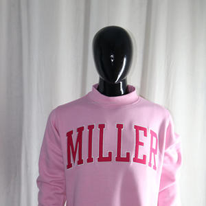 Sudadera MILLER PINK con cuello alto, 100% rojo, con apliques bordados, cuello ancho, CLUSH INDUSTRIES - Product Image 2