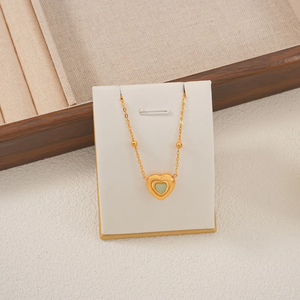 สร้อยคอรูปหัวใจสำหรับผู้หญิง ทำจากสแตนเลส 304 ชุบทองคำแท้ 18K พร้อมอะคริลิกฝังบนโซ่แบบเคเบิล - Product Image 1