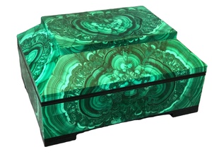 Elegante reloj de mesa hecho a mano con piedra malaquita para decoración de interiores - Product Image 3