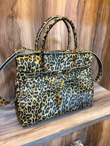 Bolso Tote de Cuero Vacuno Occidental para Mujer con Elegante Patrón de Logotipo de Pelo de Vaca, Bolso de Hombro para Viaje - Product Image 3