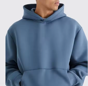 เสื้อฮู้ดดี้ทรงบ็อกซี่แบบครอปตัวใหญ่ ผ้าฟลีซบุซับใน น้ำหนัก 500GSM ผลิตจากผ้าฝ้าย 70% โพลีเอสเตอร์ 30%  ปักลายแบบกำหนดเอง พิมพ์ลายพัฟ  สำหรับผู้ชาย - Product Image 3