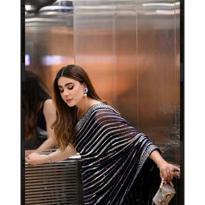 Robe de Cocktail Brodée à Paillettes avec Bordure en Dentelle - Product Image 6