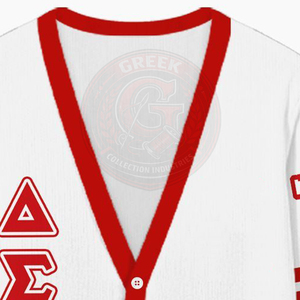 Cardigan Sorority Delta blanc et rouge contrastant, broderie de lettres grecques DST, en molleton de coton tricoté, à manches longues et col en V, pour femme - Product Image 4