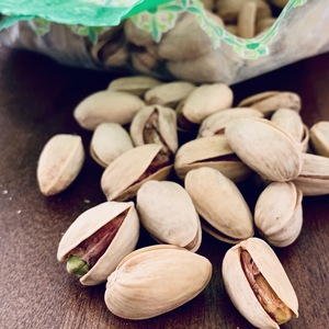 Pistachos Tostados y Salados de Alta Calidad con Cáscara, Snack Saludable Natural, Granos de Pistacho, Suministro al por Mayor - Product Image 1