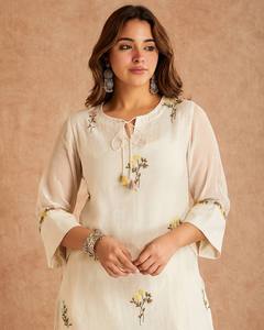 Ensemble Salwar Kameez Farshi pour femme TENNECY en pur coton et soie, idéal pour les fêtes, avec broderie multi-aiguilles, infroissable et extensible - Product Image 4