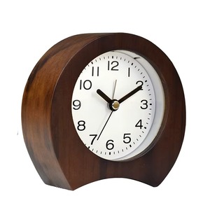 Horloge de bureau triangulaire en bois, mouvement à quartz, affichage à aiguilles, design moderne du milieu du siècle, fonctionne sur piles, silencieuse, sans tic-tac - Product Image 4