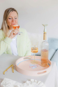 Plateau de service rond rose avec bord bleu, plateau décoratif pour boissons, élégant accessoire de décoration pour la maison, organisateur de petit-déjeuner et de produits de beauté, cadeau élégant - Product Image 4