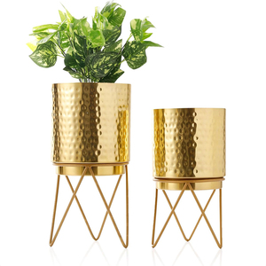 Juego de Macetas de Metal Dorado Martillado con Soporte, Macetas de 12 Pulgadas y 10 Pulgadas (Altura) por 7 Pulgadas y 6 Pulgadas (Diámetro) para Sala de Estar - Product Image 1