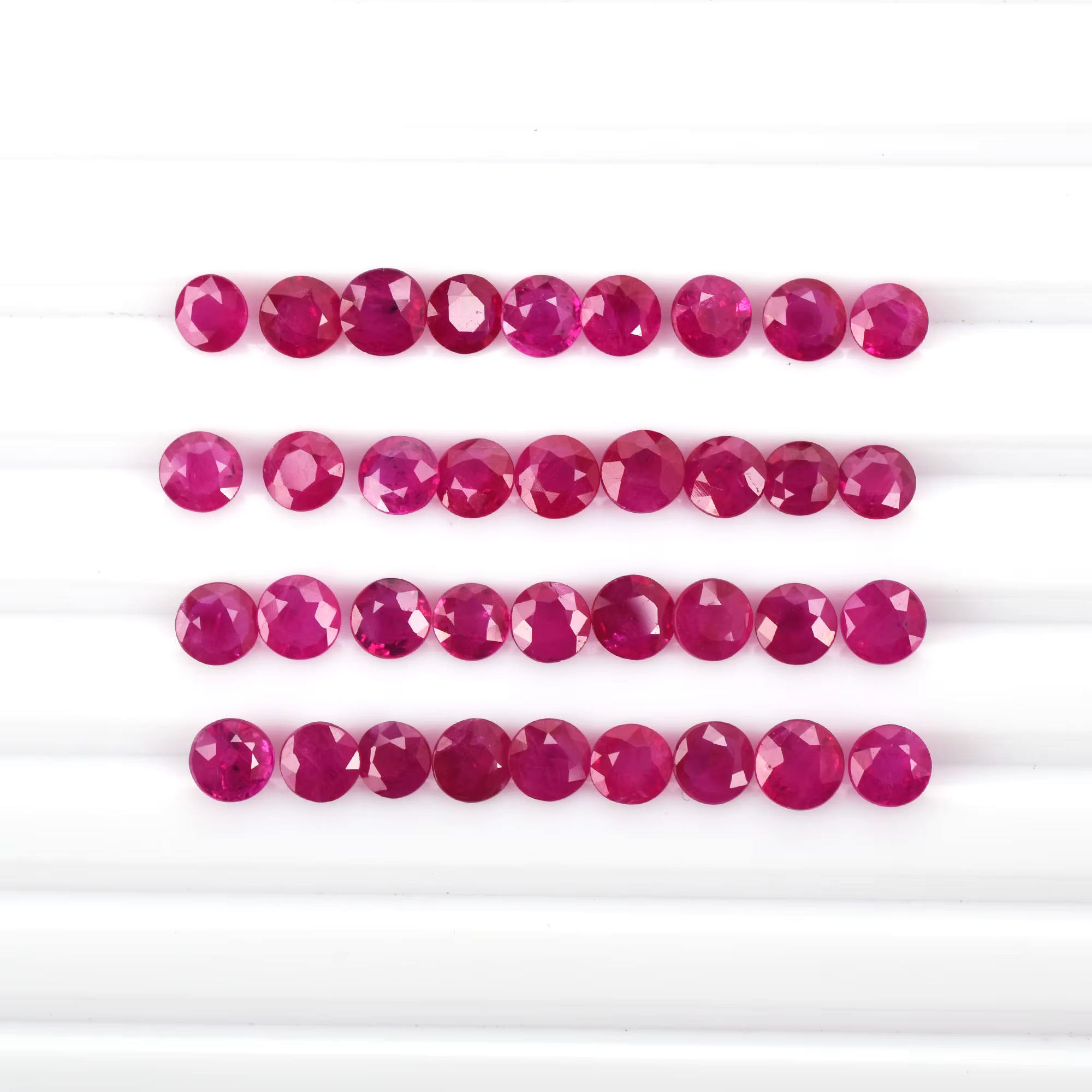 ชมพูอมแดง