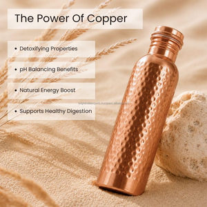 Bouteille d'eau artisanale 100 % cuivre pur, martelée, étanche, 900 ml – Vente en gros depuis Moradabad, Inde - Product Image 1