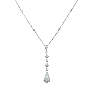 Collier pendentif en or blanc 14 carats avec diamants taille cerf-volant et taille princesse, best-seller, pour un luxe quotidien, disponible à prix abordable - Product Image 1