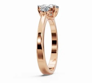 Bague en diamant ovale cultivé en laboratoire de la collection Trilogy, en or jaune, rose ou blanc 9kt, 14kt ou 18kt, 1,00 carat, trois pierres, bijoux durables - Product Image 5