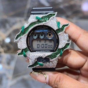 Montre numérique vintage Iced Luxe, boîtier en acier inoxydable incrusté de strass, cadran en cristal saphir, mouvement à quartz, couleur personnalisée - Product Image 3
