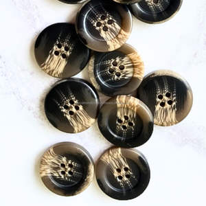 Bouton en corne de buffle noir avec teinte blanche naturelle Nouvelle Arrivée - Product Image 6