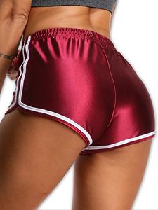 Shorts de Satén de Cintura Alta para Mujer, Color Rojo Sólido con Ribete Blanco, Transpirables, de Secado Rápido, Estilo Deportivo, Cintura Elástica, Corte Regular - Product Image 6