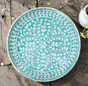 Bandeja de Almacenamiento Hecha a Mano con Incrustaciones de Turquesa y Madreperla, Plato de Servir Estilo Bohemio, Artesanía Verde Vietnamita, Regalo de Inauguración/Boda - Product Image 1