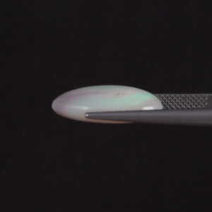 โอปอลแสงขาวธรรมชาติ น้ำหนัก 6.82 กะรัต รูปทรงวงรี 18x12 มม. รับรองโดย IGI  แบบเคลือบแว็กซ์/น้ำมัน ขายส่งสำหรับทำเครื่องประดับชั้นดีจากอินเดีย - Product Image 2