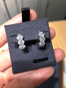 ต่างหูเพชรทรงกลมแบบห่วง 14K ทองคำขาว ดีไซน์เรียบหรูสำหรับผู้หญิง เหมาะสำหรับใส่ทุกวัน เป็นของขวัญหรือใส่ไปงานปาร์ตี้ - Product Image 3