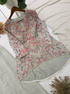 Haut en faux georgette avec magnifiques broderies et dentelle Latkan, accompagné d'un pantalon Plazzo et d'un dupatta, prêt à porter. - Product Image 5