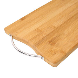 Tabla de Cortar de Madera Más Vendida con Mango de Madera, Ecológica, Duradera, 100% Natural, Utensilios de Cocina para Cumpleaños, Bodas y Fiestas - Product Image 3