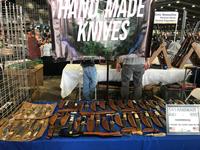 Lot de couteaux de chasse Damas mixtes avec étui – Livraison immédiate, stock disponible, vente en gros uniquement, option de sélection et d'assemblage de couteaux