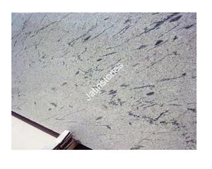 Plan de travail en granit blanc français poli, pierre naturelle pour cuisine et salle de bain, surface élégante et moderne pour une utilisation intérieure. - Product Image 1