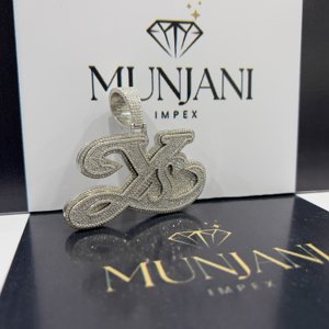 Pendentifs de luxe pour hommes, style hip-hop, motif de lettres personnalisé, certifiés IGI, plaqués argent/or/or rose - Product Image 3
