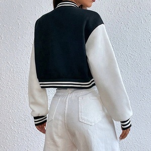 Veste d'université Letterman Jacket veste universitaire avec logos personnalisés et patchs en chenille à la vente en gros pour les femmes - Product Image 5