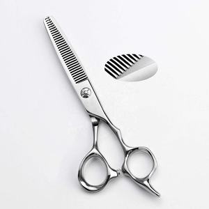 Tijeras de Peluquería Profesionales de Acero Inoxidable, Tijeras de Corte Afiladas, Herramienta de Estilismo para Salón, Mango Ergonómico para Diestros - Product Image 4