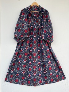 Vestido Maxi de Algodón con Estampado Floral Azul Marino para Mujer, Manga Abullonada, Cuello con Volantes, Ropa de Resort, Venta al por Mayor de Prendas Femeninas - Product Image 1