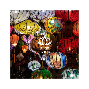 Farol de Seda con Marco de Bambú, Hecho a Mano, para Decoración de Fiestas y Eventos de Boda, Cubierta de Seda Elegante, Venta Rápida - Product Image 1
