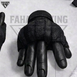 Bandages de boxe noirs à rembourrage en gel, gants intérieurs, sangle de poignet réglable pour la fermeture, protection respirante des articulations, personnalisables - Product Image 6