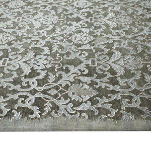 Tapisserie en laine et soie nouée à la main, vert peltier et vert sauge, motif classique en volutes, décoration de luxe pour salon - Product Image 6