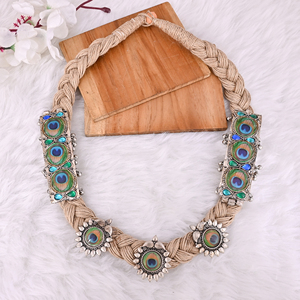 สร้อยคอประดับขนนกยูงแบบถักสไตล์โบโฮจากเชือกปอกระเจา - Product Image 2
