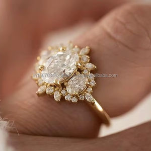 Anillo de Compromiso de Lujo con Diamante Cultivado en Laboratorio de Corte Ovalado, Anillo de Novia Vintage con Racimo de Oro Amarillo, Joyería Fina, Regalo para Mujer - Product Image 3
