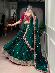 Lehenga Choli de Diseño 2026 para Fiestas, en Seda Satén con Lentejuelas y Bordado con Hilos - Product Image 2