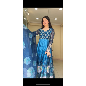 ชุดปาร์ตี้สำหรับผู้หญิงดีไซน์เนอร์พร้อมชุดทำงานดิจิทัลและชุด dupatta - Product Image 2